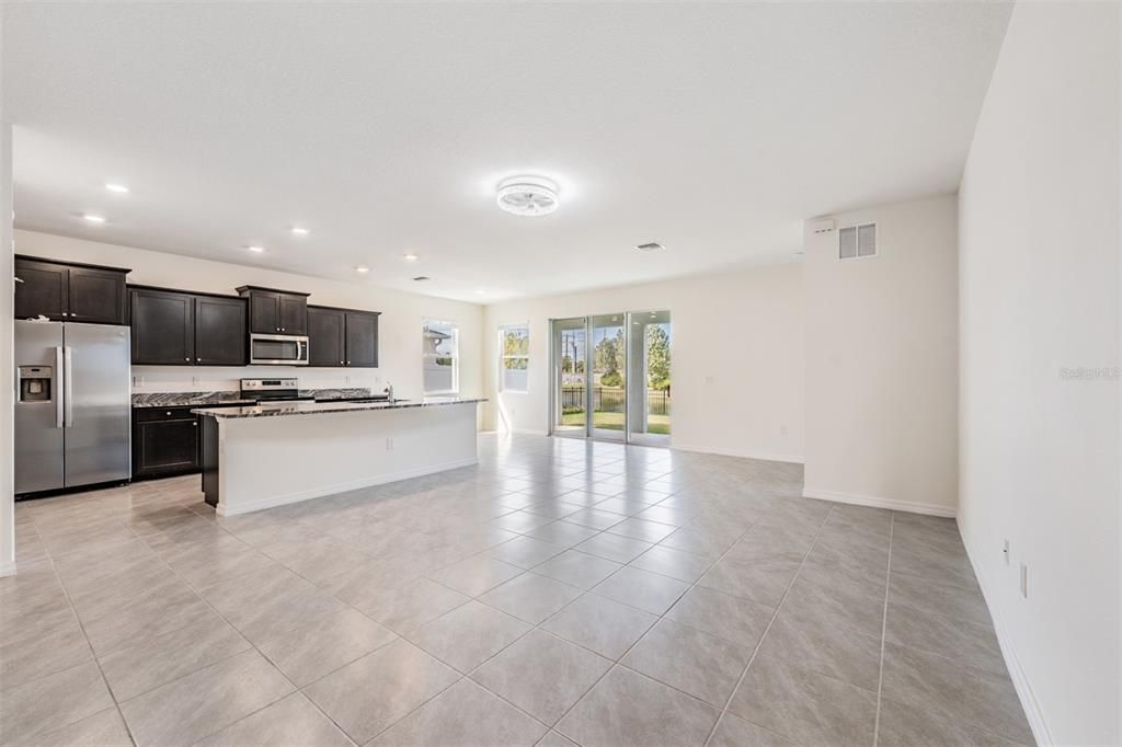 待售: $369,900 (3 贝兹, 2 浴室, 1844 平方英尺)