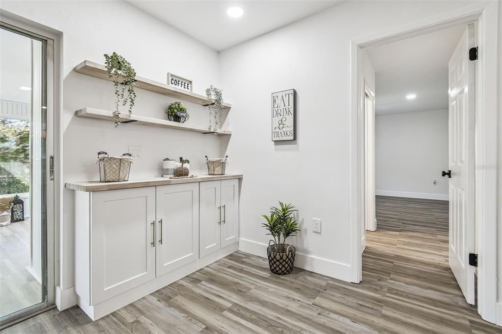 Active With Contract: $285,000 (3 beds, 2 baths, 1377 Square Feet)