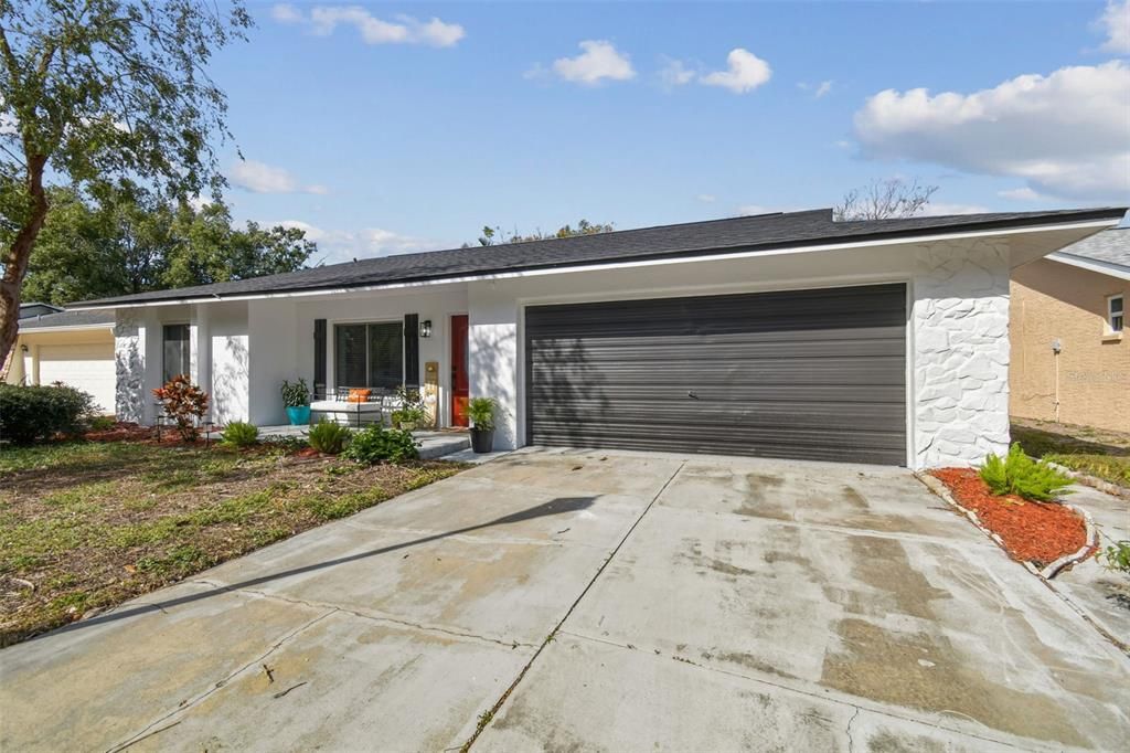 Active With Contract: $285,000 (3 beds, 2 baths, 1377 Square Feet)