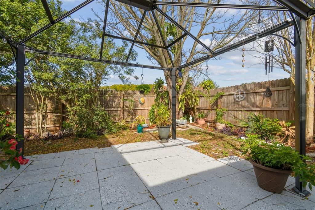 Active With Contract: $285,000 (3 beds, 2 baths, 1377 Square Feet)