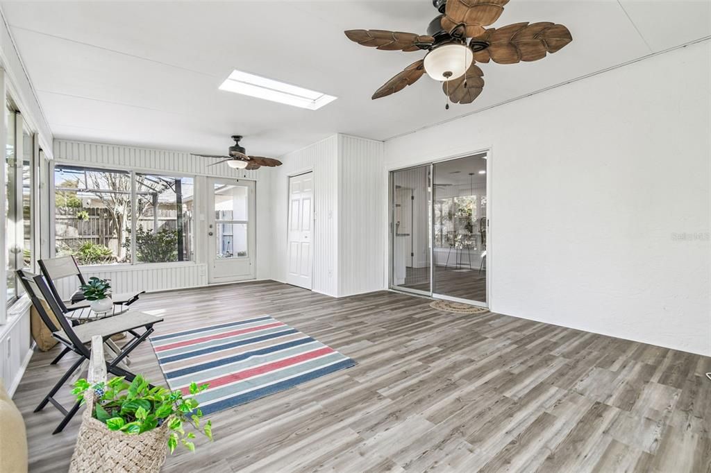 Active With Contract: $285,000 (3 beds, 2 baths, 1377 Square Feet)