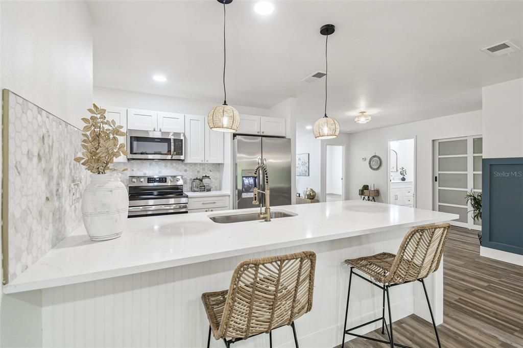 Active With Contract: $285,000 (3 beds, 2 baths, 1377 Square Feet)