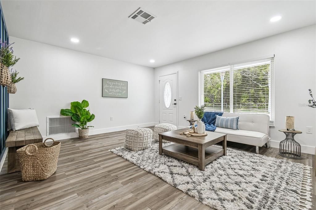 Active With Contract: $285,000 (3 beds, 2 baths, 1377 Square Feet)