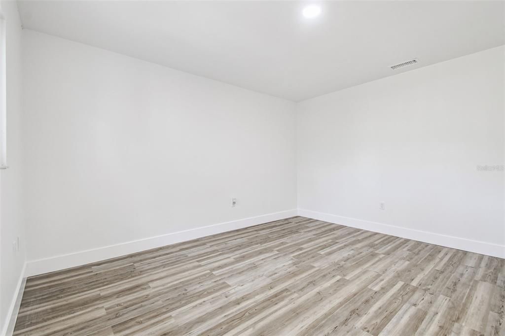 Active With Contract: $285,000 (3 beds, 2 baths, 1377 Square Feet)