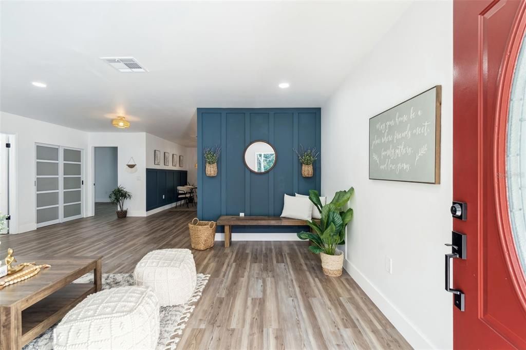 Active With Contract: $285,000 (3 beds, 2 baths, 1377 Square Feet)