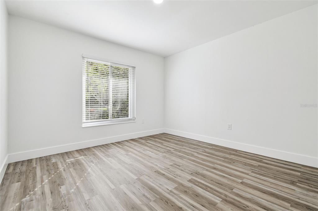 Active With Contract: $285,000 (3 beds, 2 baths, 1377 Square Feet)