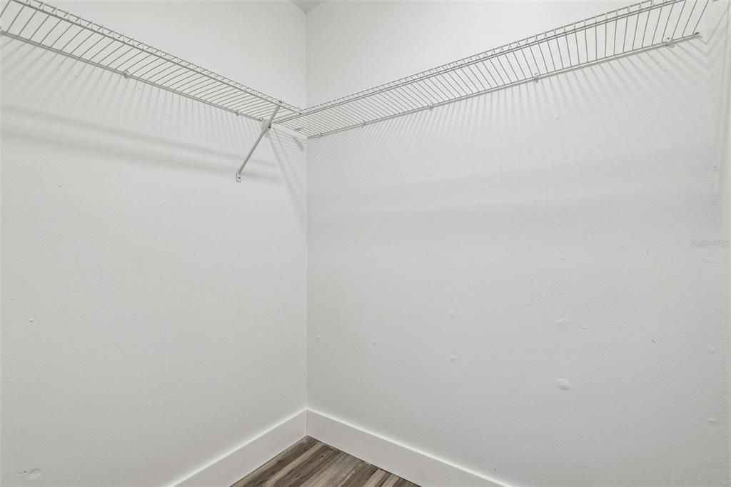 Active With Contract: $285,000 (3 beds, 2 baths, 1377 Square Feet)