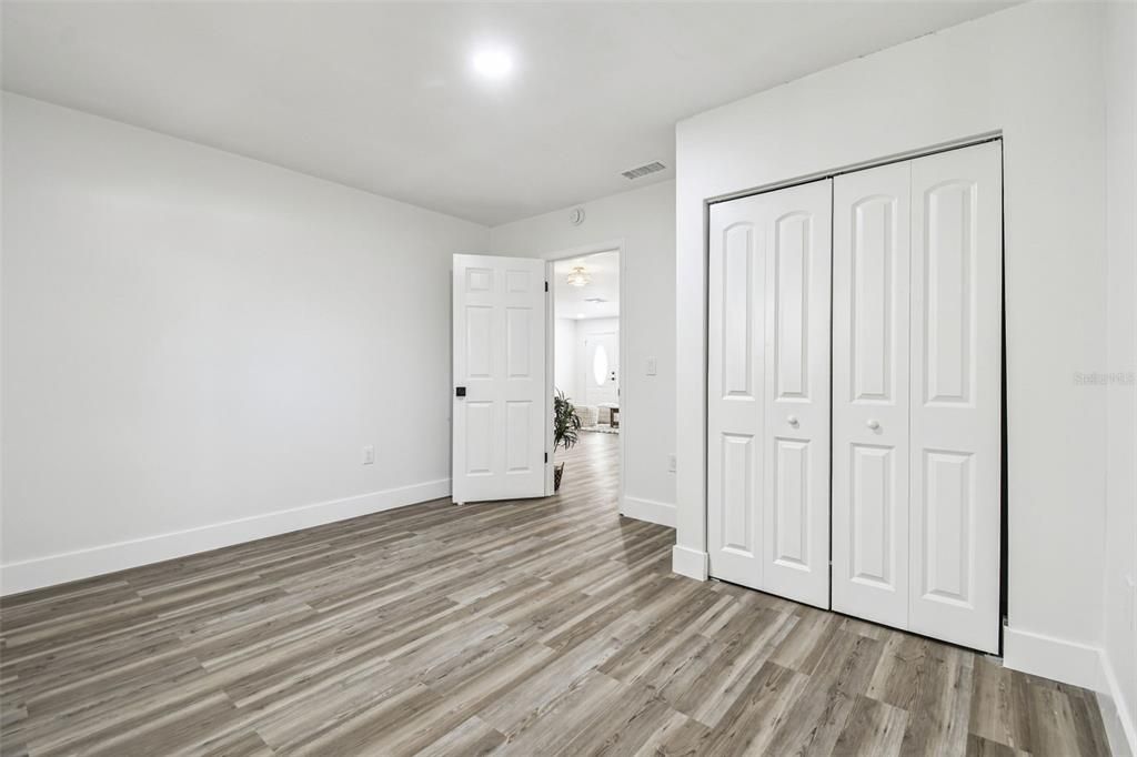 Active With Contract: $285,000 (3 beds, 2 baths, 1377 Square Feet)