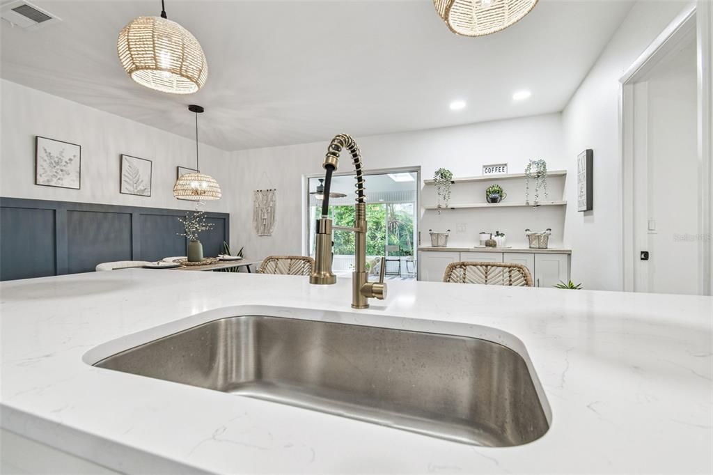 Active With Contract: $285,000 (3 beds, 2 baths, 1377 Square Feet)