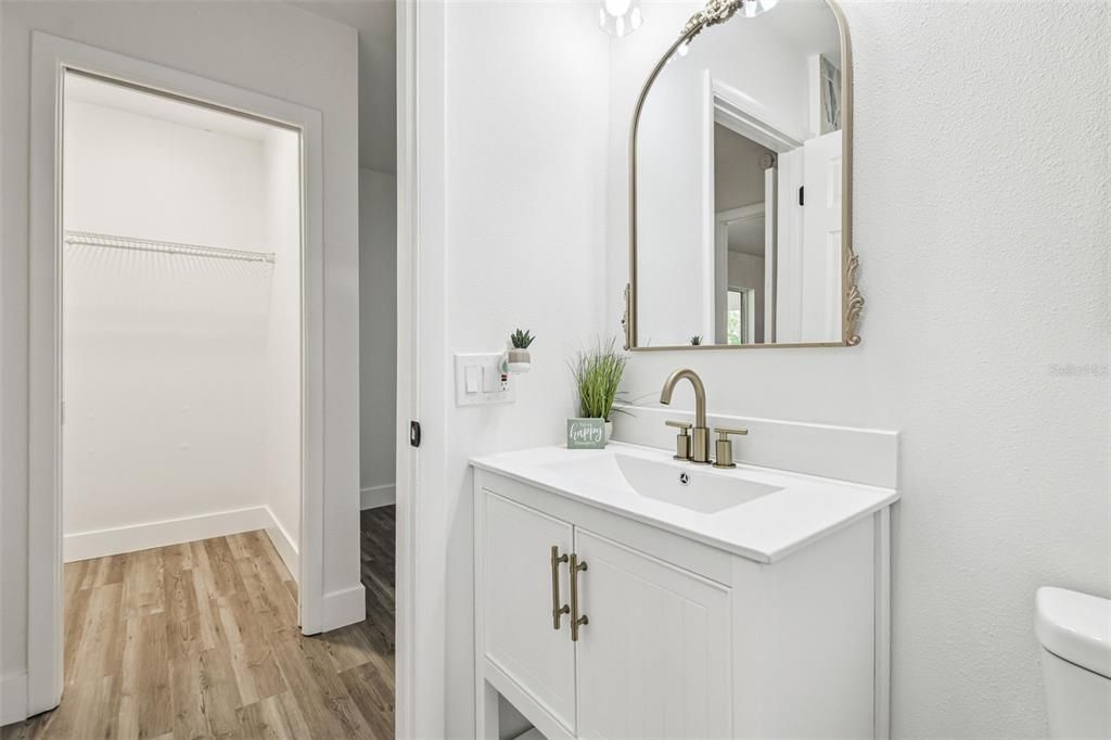 Active With Contract: $285,000 (3 beds, 2 baths, 1377 Square Feet)