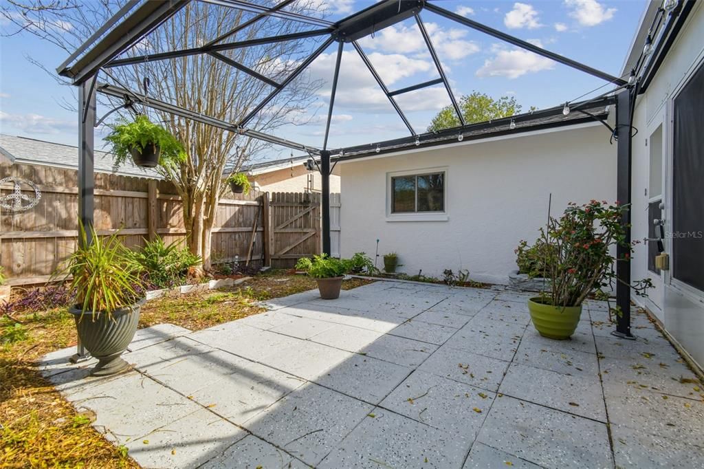 Active With Contract: $285,000 (3 beds, 2 baths, 1377 Square Feet)