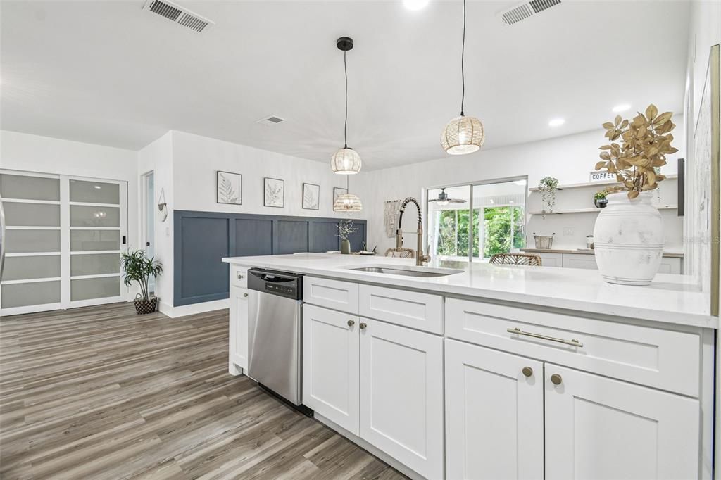 Active With Contract: $285,000 (3 beds, 2 baths, 1377 Square Feet)