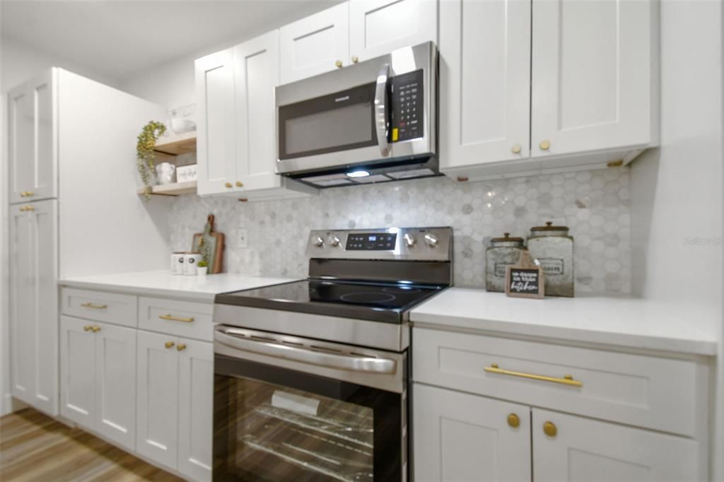 Active With Contract: $285,000 (3 beds, 2 baths, 1377 Square Feet)