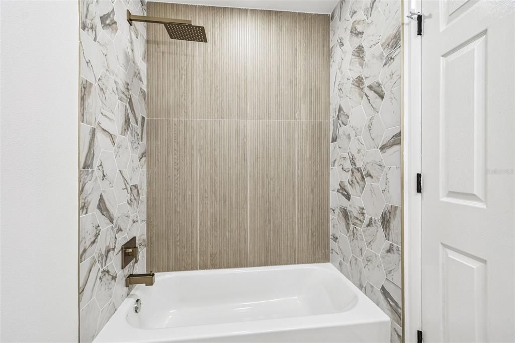 Active With Contract: $285,000 (3 beds, 2 baths, 1377 Square Feet)