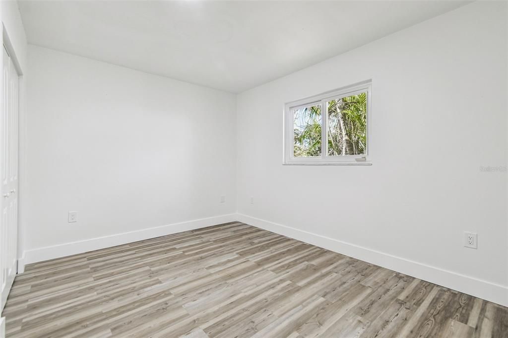 Active With Contract: $285,000 (3 beds, 2 baths, 1377 Square Feet)