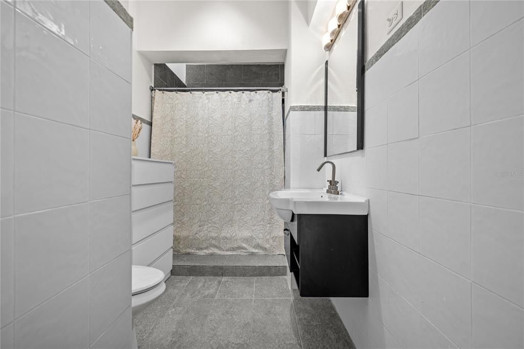 На продажу: $635,000 (2 спален, 1 ванн, 1165 Квадратных фут)