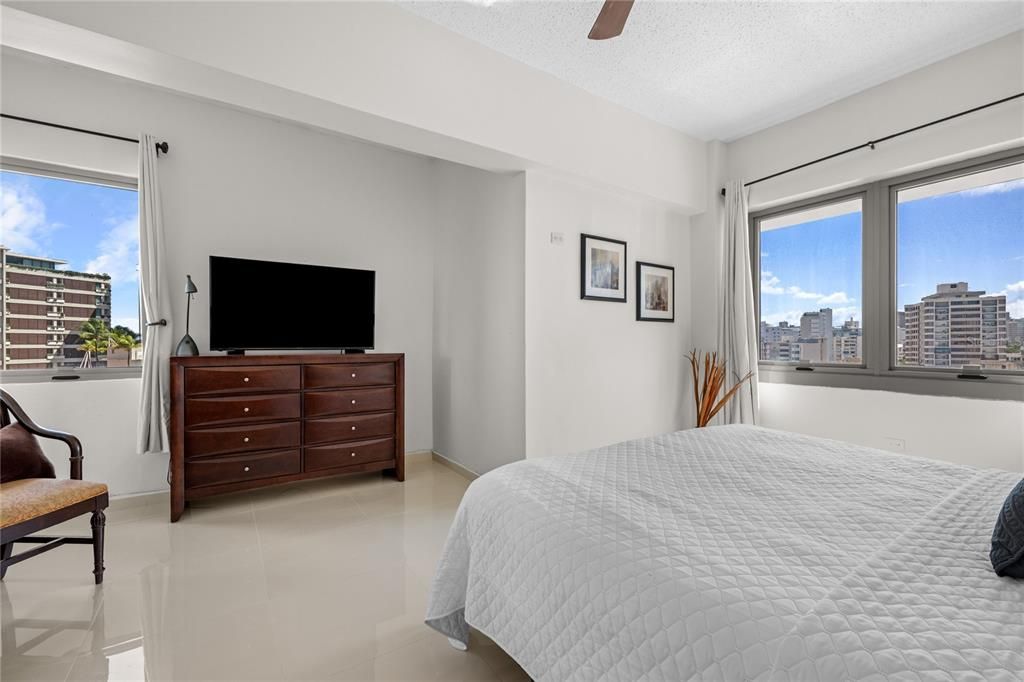 На продажу: $635,000 (2 спален, 1 ванн, 1165 Квадратных фут)