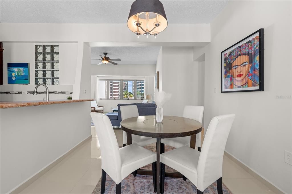 На продажу: $635,000 (2 спален, 1 ванн, 1165 Квадратных фут)