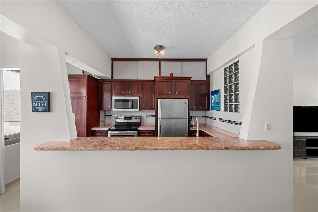 На продажу: $635,000 (2 спален, 1 ванн, 1165 Квадратных фут)