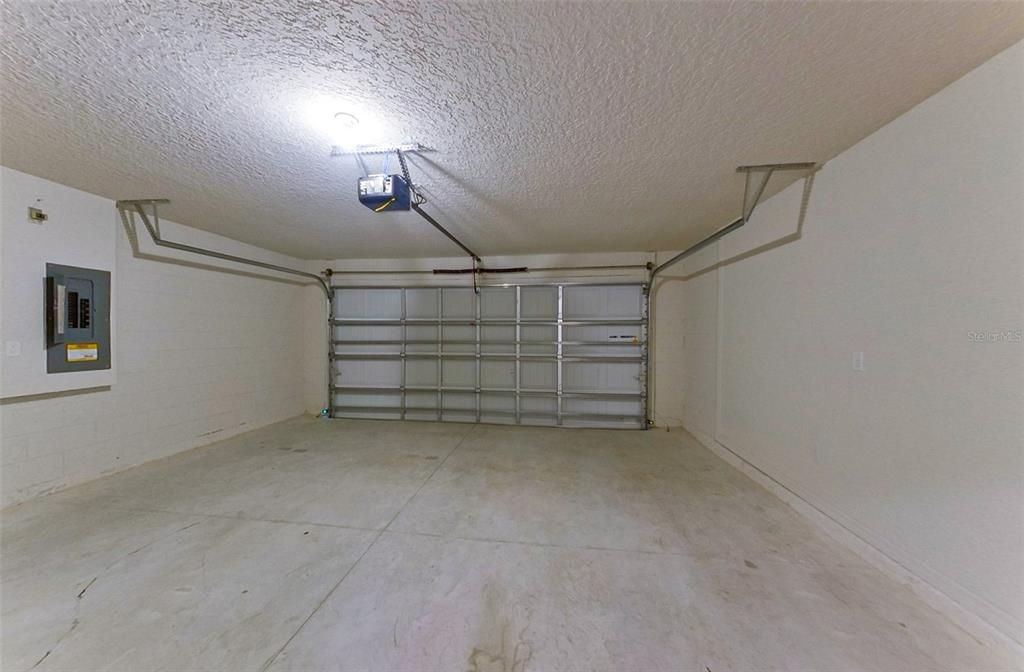 For Rent: $1,645 (4 beds, 2 baths, 1449 Square Feet)