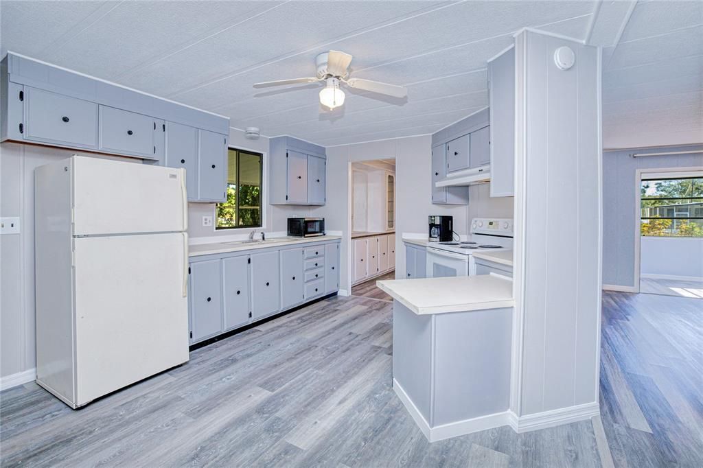 待售: $150,000 (2 贝兹, 2 浴室, 1023 平方英尺)