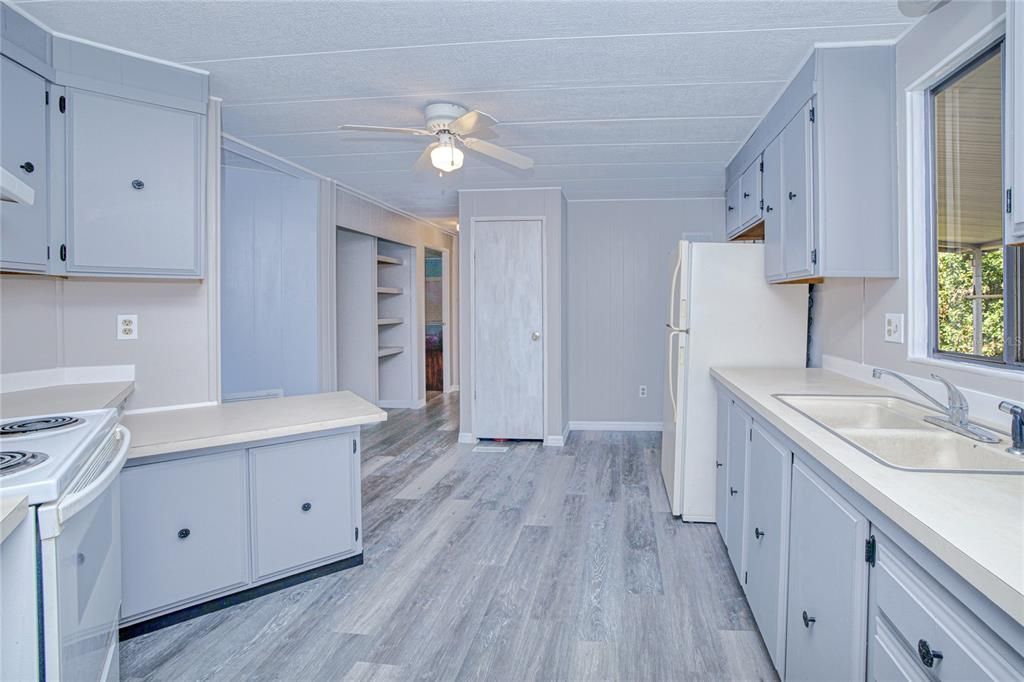 待售: $150,000 (2 贝兹, 2 浴室, 1023 平方英尺)