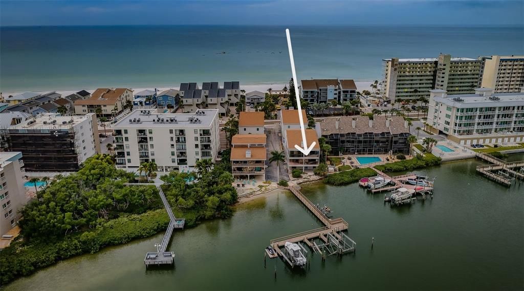 合同活跃: $549,500 (2 贝兹, 2 浴室, 1310 平方英尺)