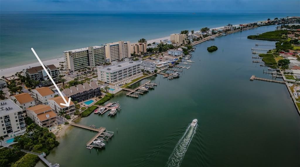 合同活跃: $549,500 (2 贝兹, 2 浴室, 1310 平方英尺)