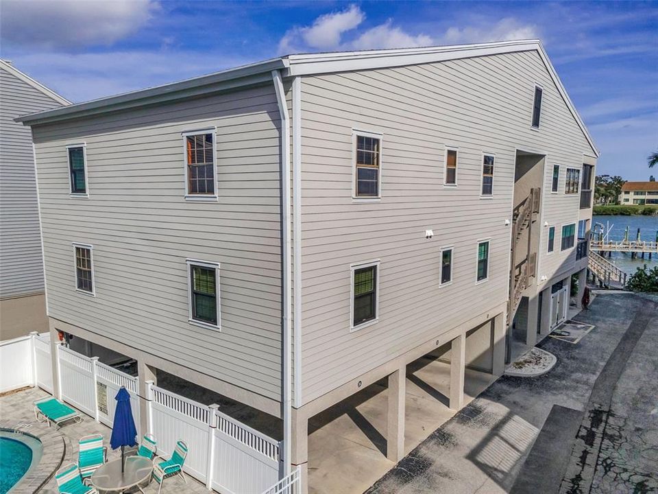 合同活跃: $549,500 (2 贝兹, 2 浴室, 1310 平方英尺)