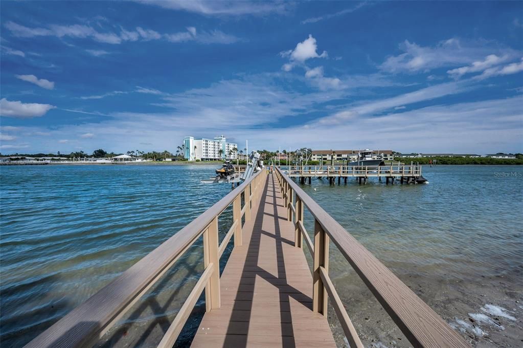 合同活跃: $549,500 (2 贝兹, 2 浴室, 1310 平方英尺)