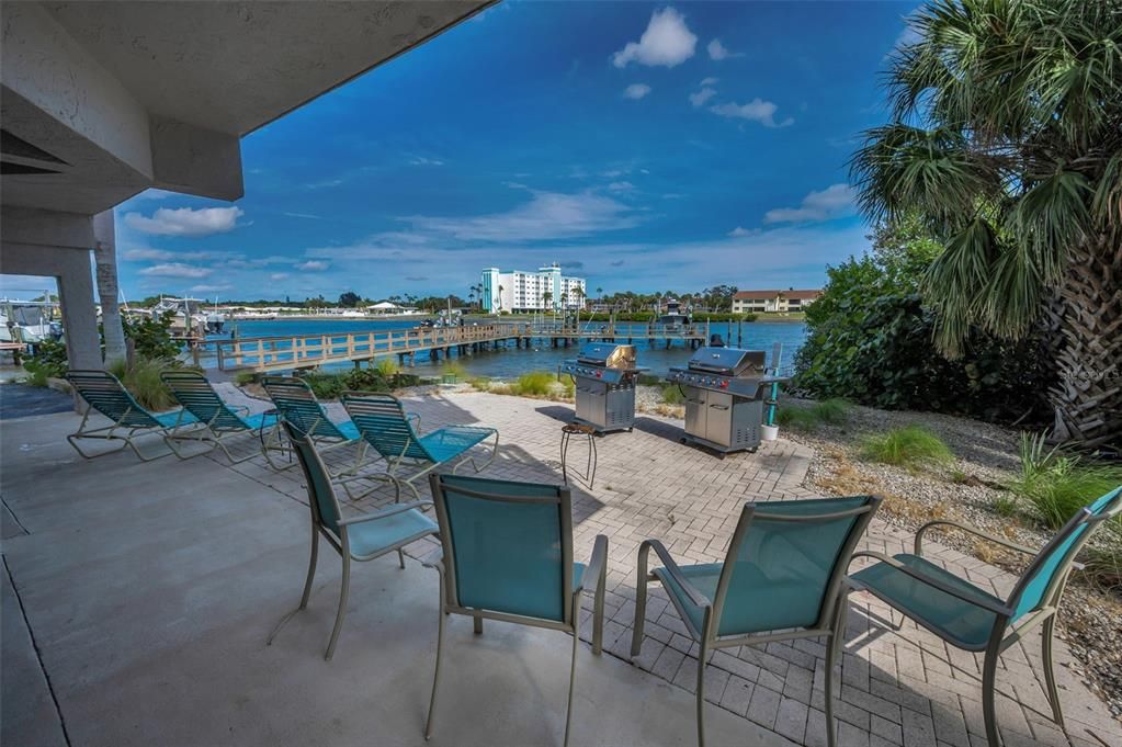 合同活跃: $549,500 (2 贝兹, 2 浴室, 1310 平方英尺)