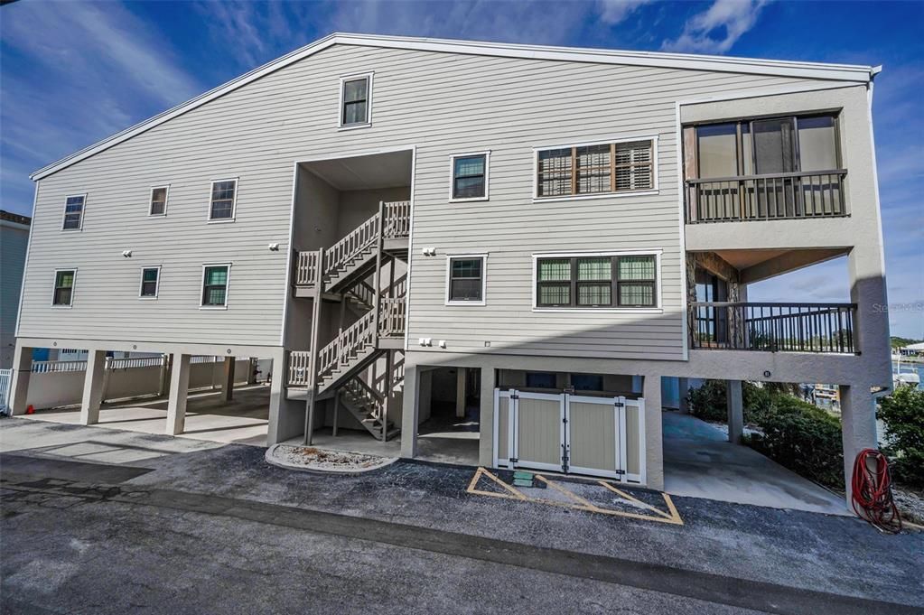 合同活跃: $549,500 (2 贝兹, 2 浴室, 1310 平方英尺)