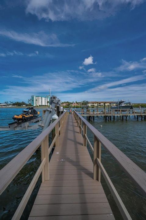 合同活跃: $549,500 (2 贝兹, 2 浴室, 1310 平方英尺)