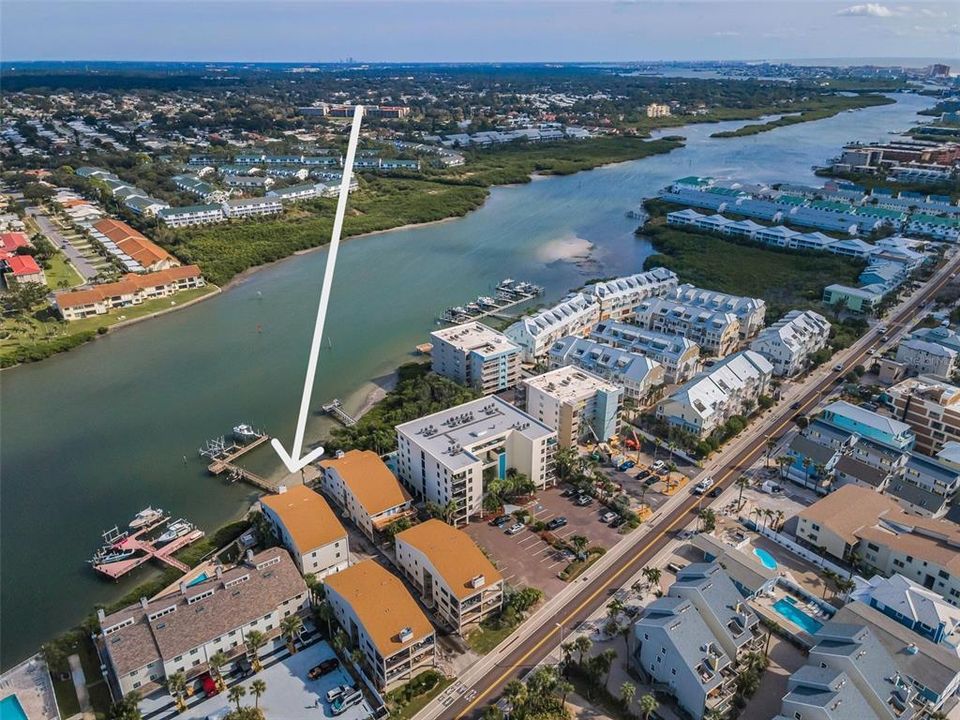 合同活跃: $549,500 (2 贝兹, 2 浴室, 1310 平方英尺)