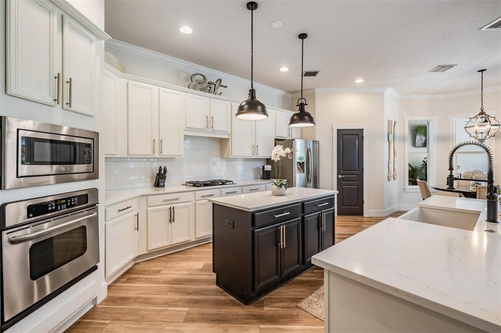 待售: $1,349,000 (5 贝兹, 3 浴室, 3689 平方英尺)