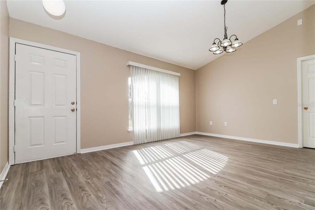 For Rent: $1,810 (3 beds, 2 baths, 2180 Square Feet)