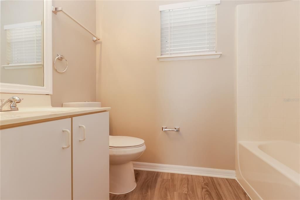 For Rent: $1,810 (3 beds, 2 baths, 2180 Square Feet)