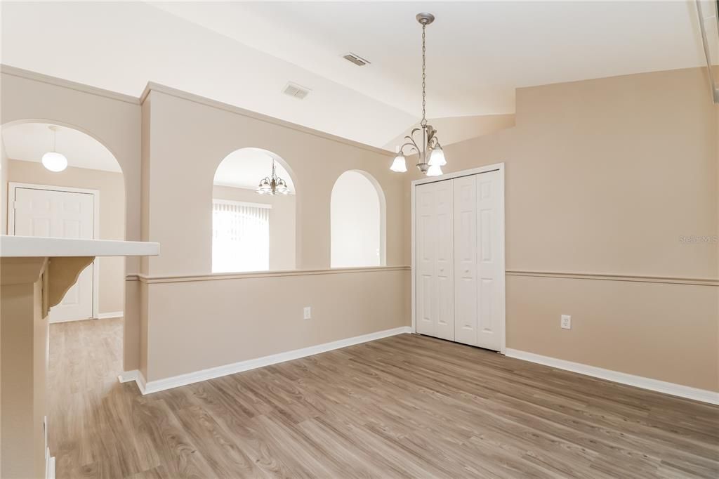 For Rent: $1,810 (3 beds, 2 baths, 2180 Square Feet)