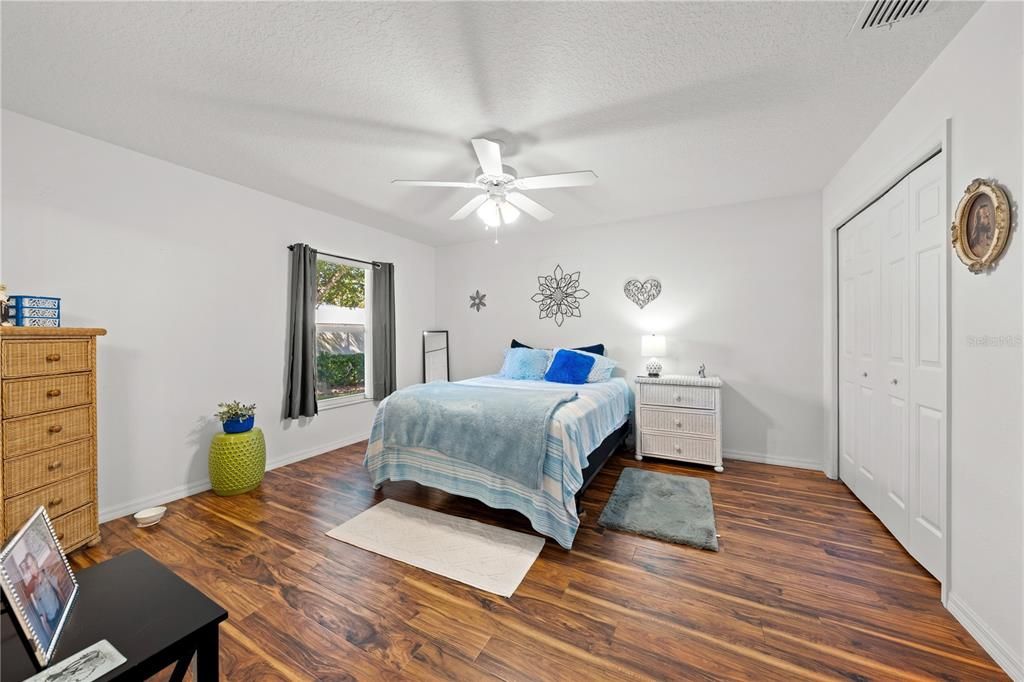 For Sale: $290,000 (3 beds, 2 baths, 1364 Square Feet)