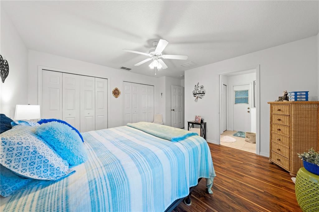 For Sale: $290,000 (3 beds, 2 baths, 1364 Square Feet)