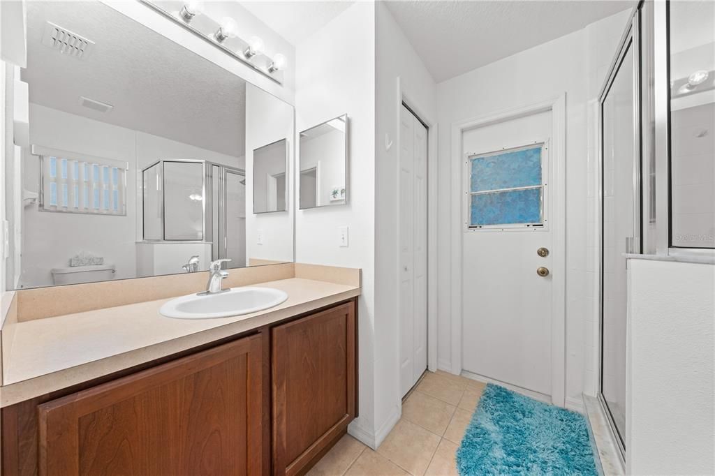 For Sale: $290,000 (3 beds, 2 baths, 1364 Square Feet)