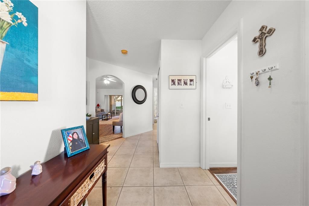 For Sale: $290,000 (3 beds, 2 baths, 1364 Square Feet)