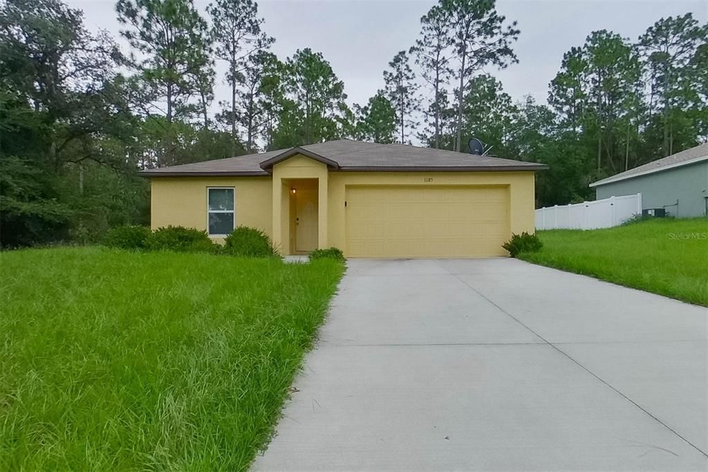 Recently Rented: $1,825 (3 beds, 2 baths, 1650 Square Feet)