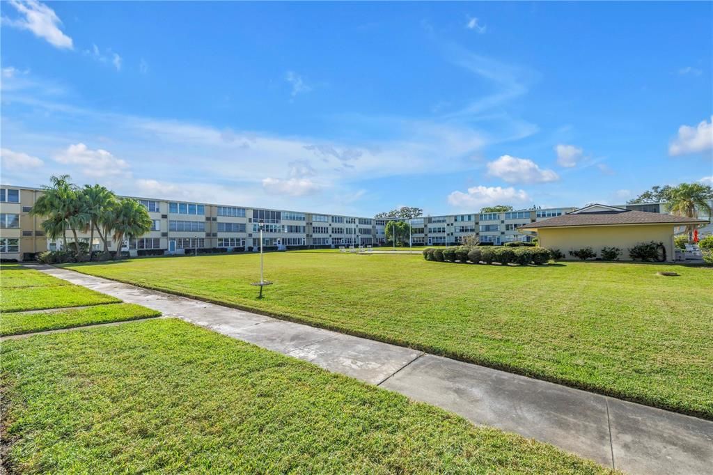 待售: $125,000 (1 贝兹, 1 浴室, 650 平方英尺)