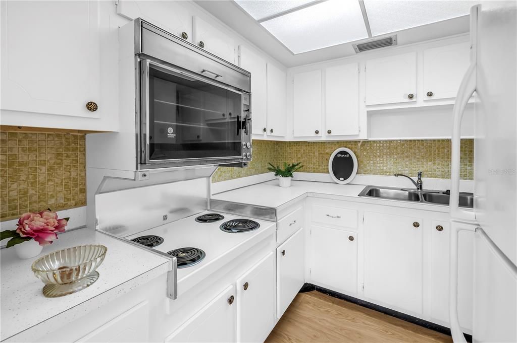 待售: $125,000 (1 贝兹, 1 浴室, 650 平方英尺)