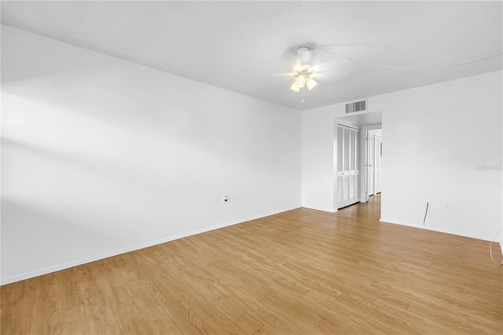 待售: $125,000 (1 贝兹, 1 浴室, 650 平方英尺)