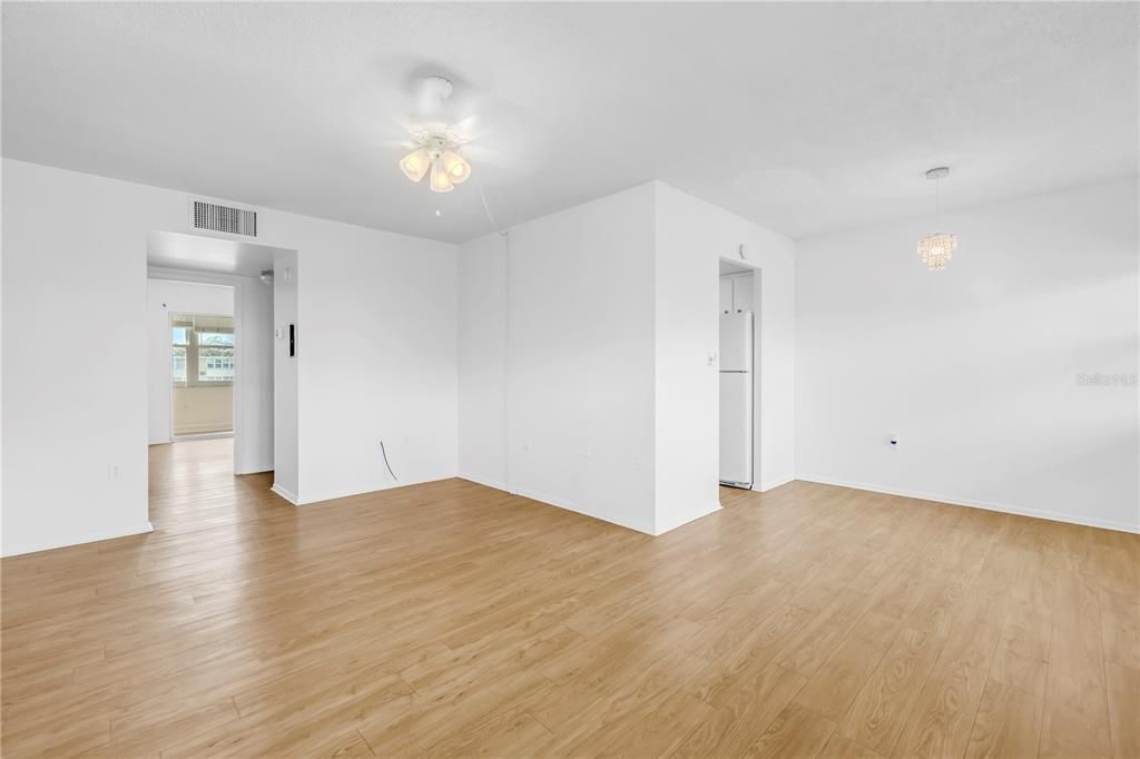 待售: $125,000 (1 贝兹, 1 浴室, 650 平方英尺)