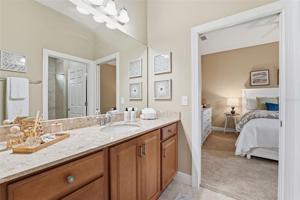 待售: $550,000 (3 贝兹, 2 浴室, 2281 平方英尺)