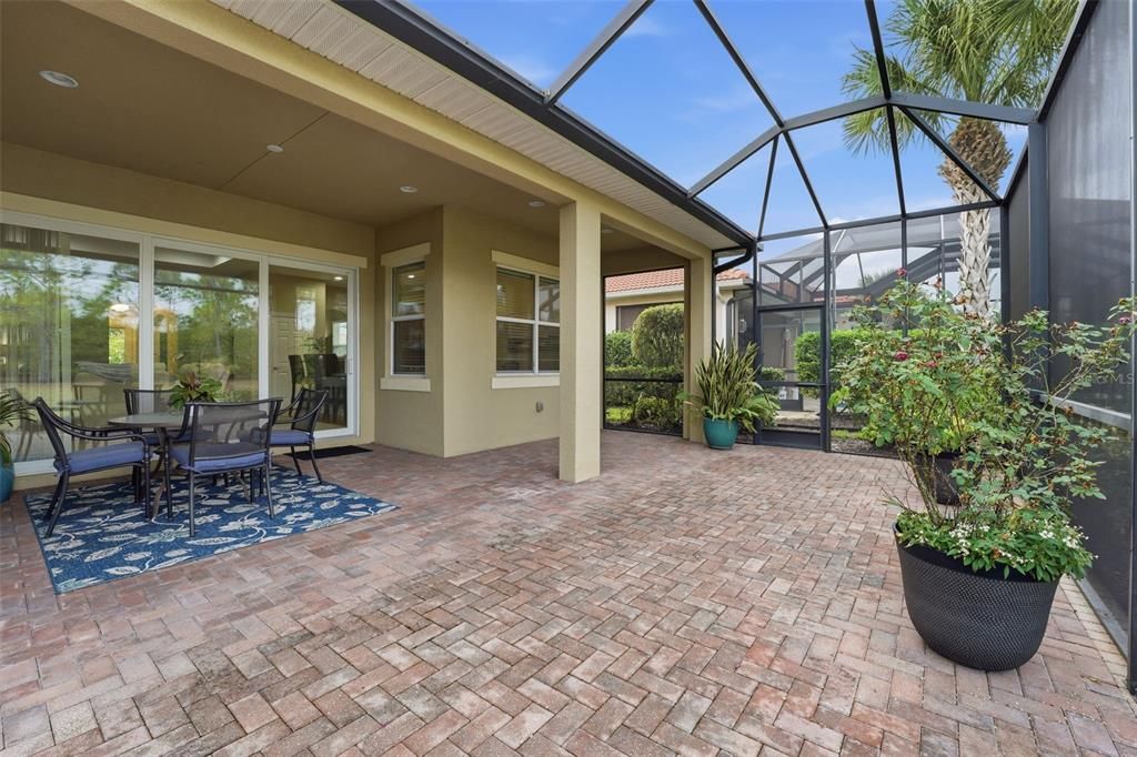 待售: $550,000 (3 贝兹, 2 浴室, 2281 平方英尺)