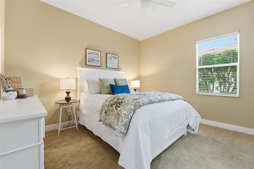 待售: $550,000 (3 贝兹, 2 浴室, 2281 平方英尺)